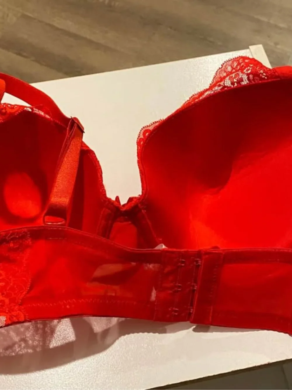 Dynashape Sexy Red Butterfly Push-Up Underwire Bra 38D – Elegant & Supportive